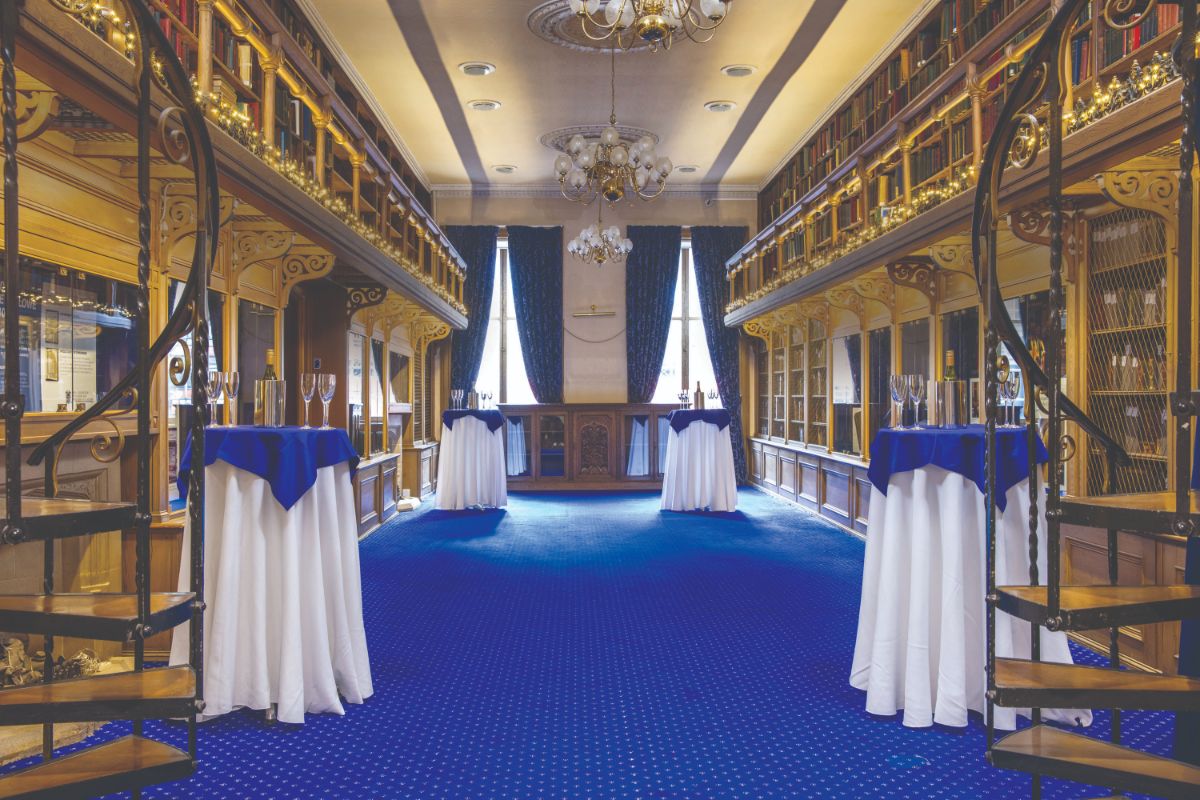 Gallery Item 6 for 1599 at the Royal College